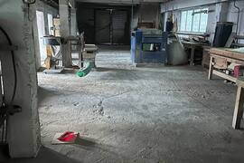 Здание возле строительного рынка "Блеск"