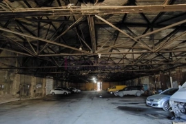 Гараж на территории Кировской автобазы 